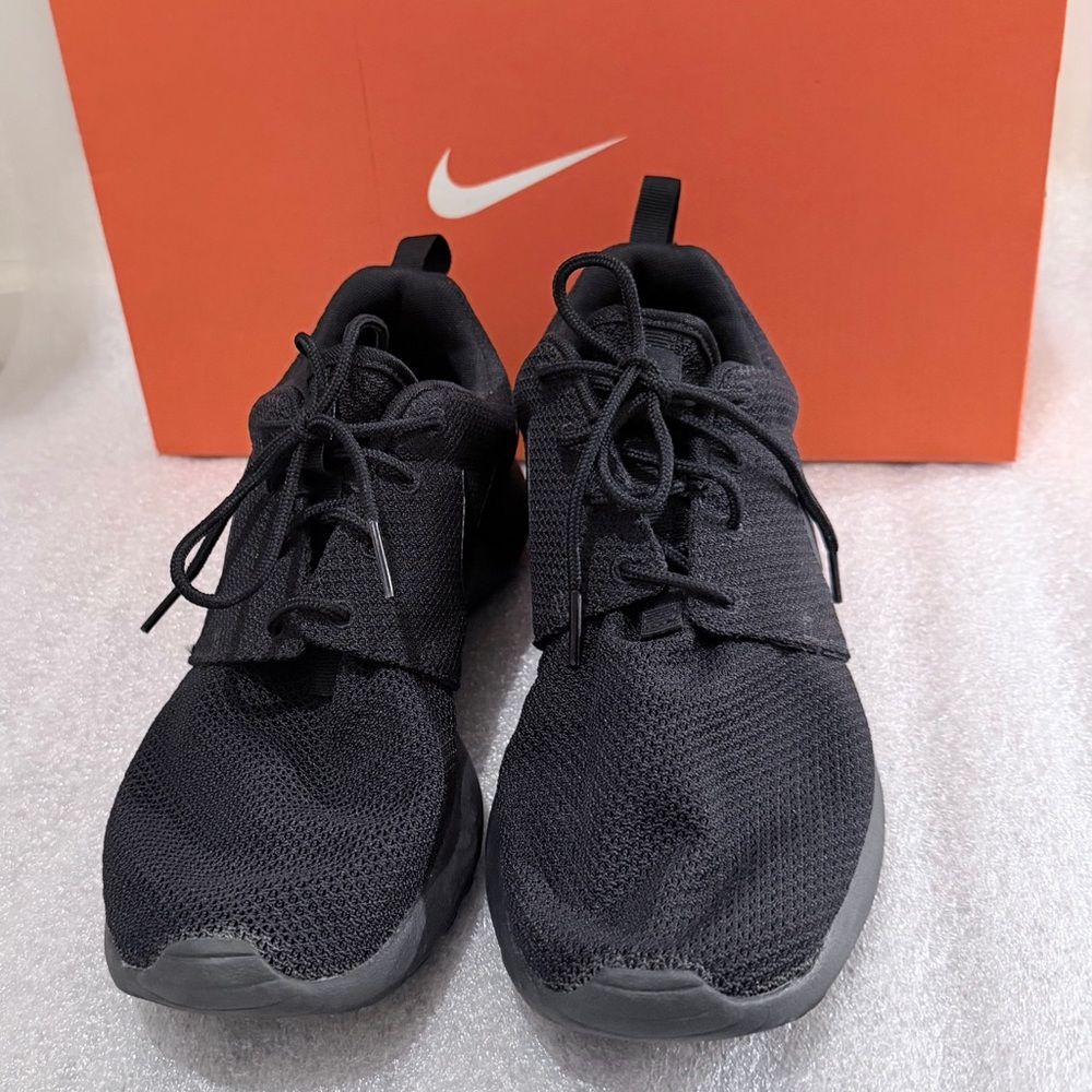 Nike Black Men's Size 8.5 Athletic Sneakers